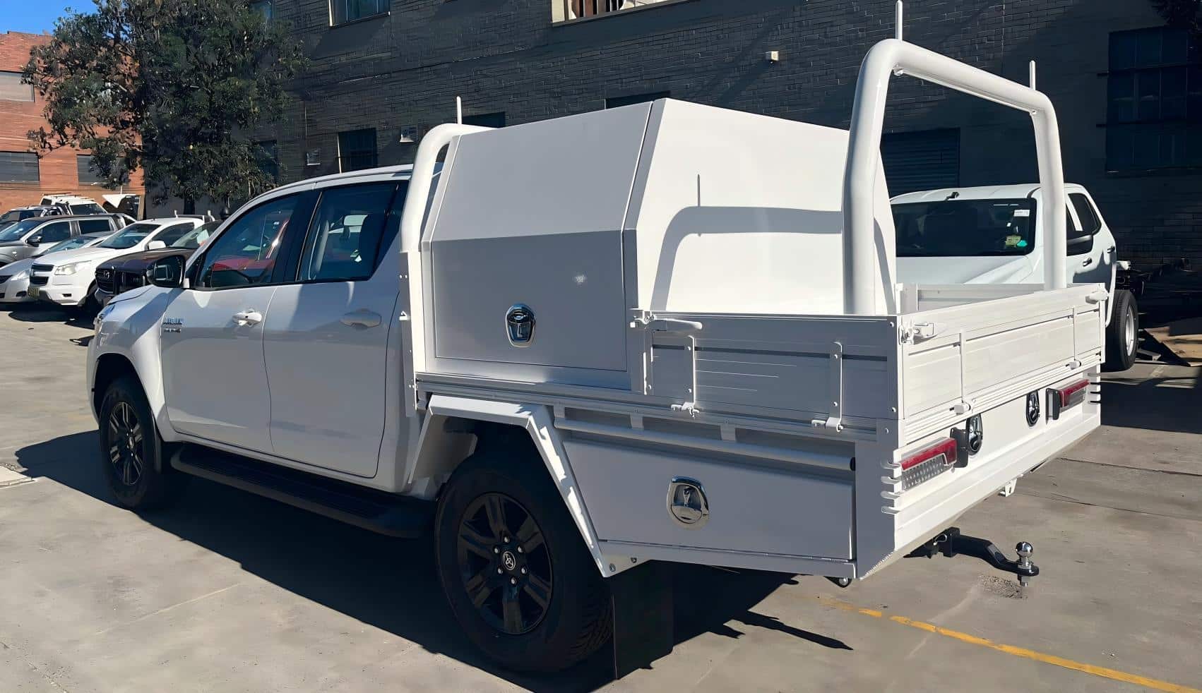 High Quality White 700mm Gullwing Canopy Tool Box