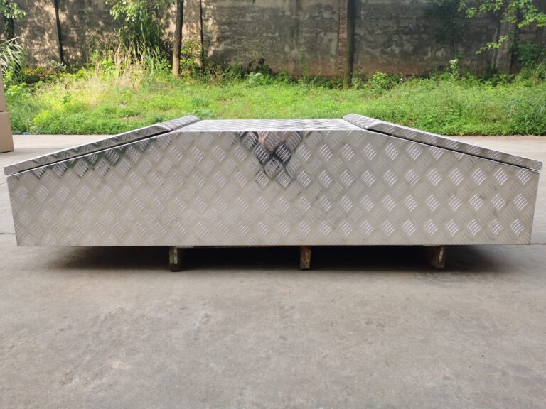 Aluminium Gullwing Toolbox-3