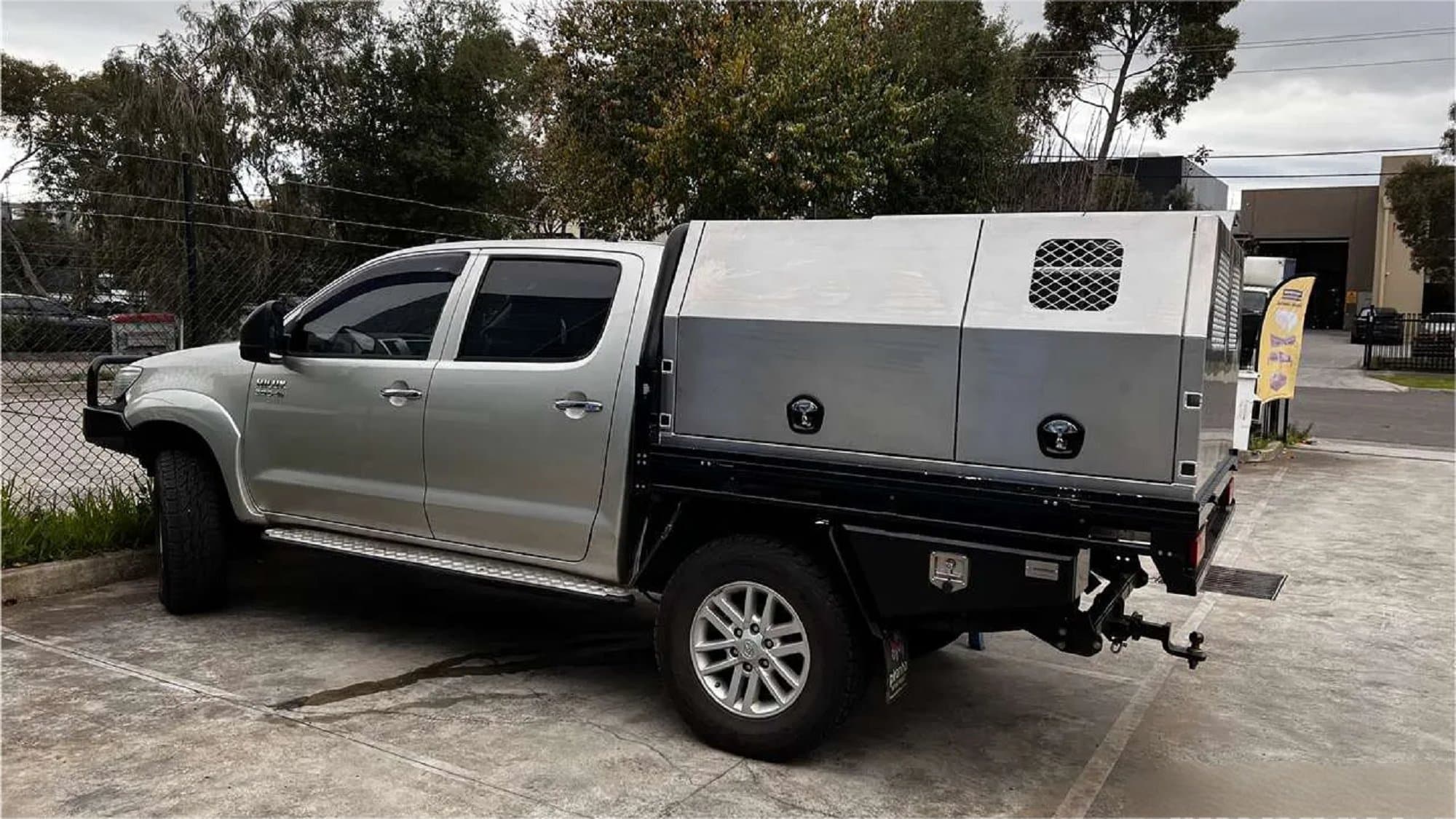 jack off canopy with dog box
